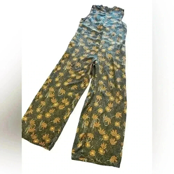 Knot Sisters Green Floral Jumpsuit - Picture 6 of 12